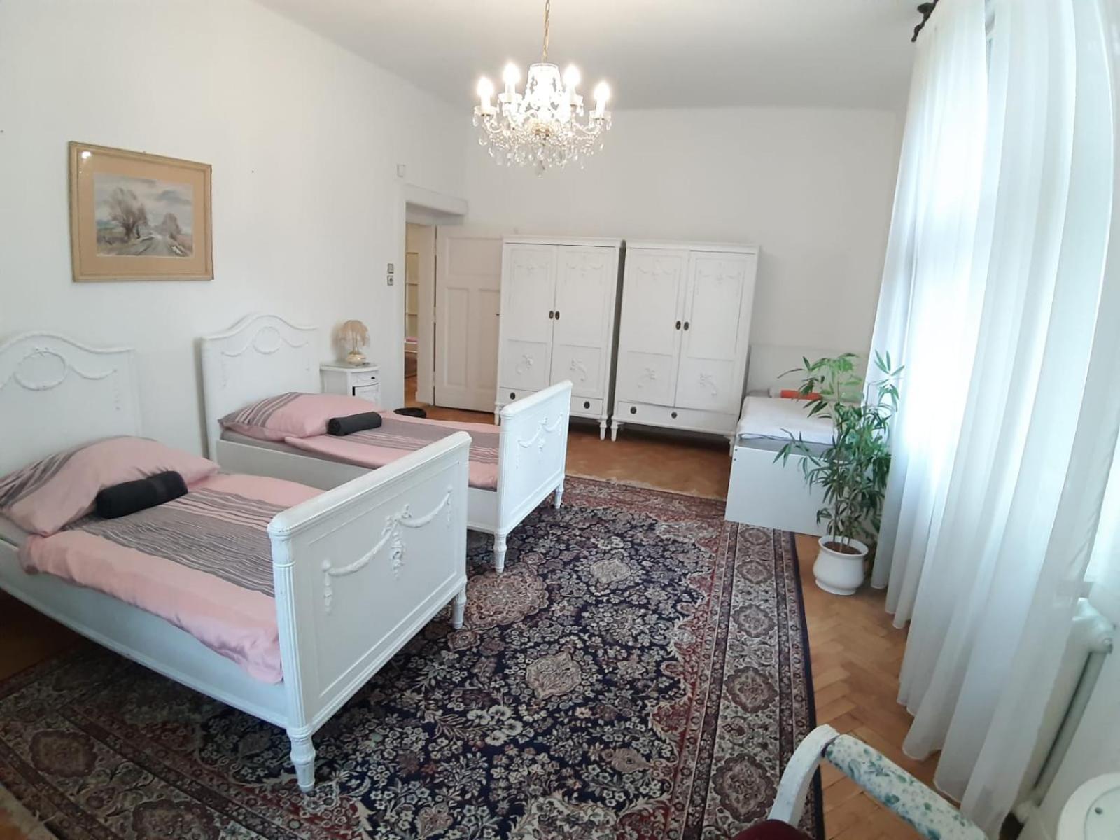 Rooms In Prague-Big+Comfy Экстерьер фото