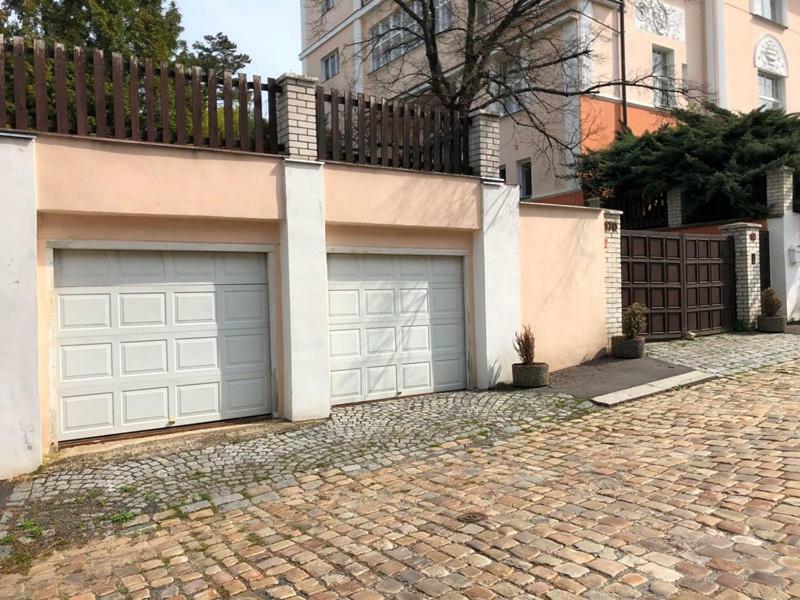 Rooms In Prague-Big+Comfy Экстерьер фото