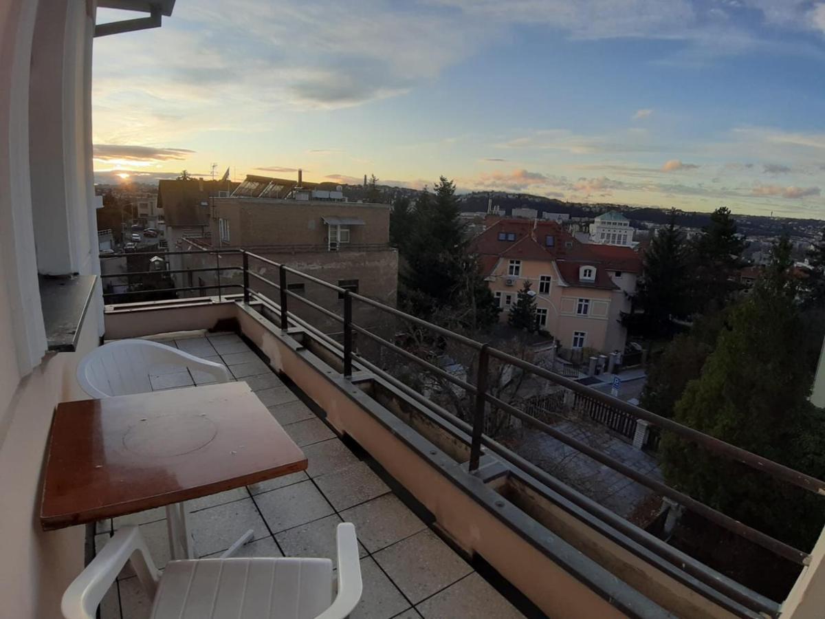 Rooms In Prague-Big+Comfy Экстерьер фото