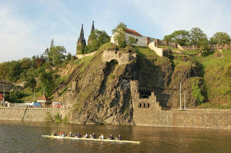 Rooms In Prague-Big+Comfy Экстерьер фото